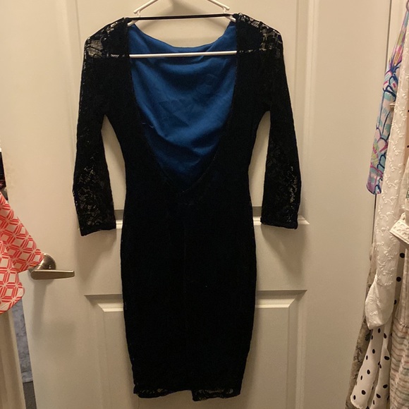 Express Open Back Velvet Lace Dress in XS - Picture 3 of 4